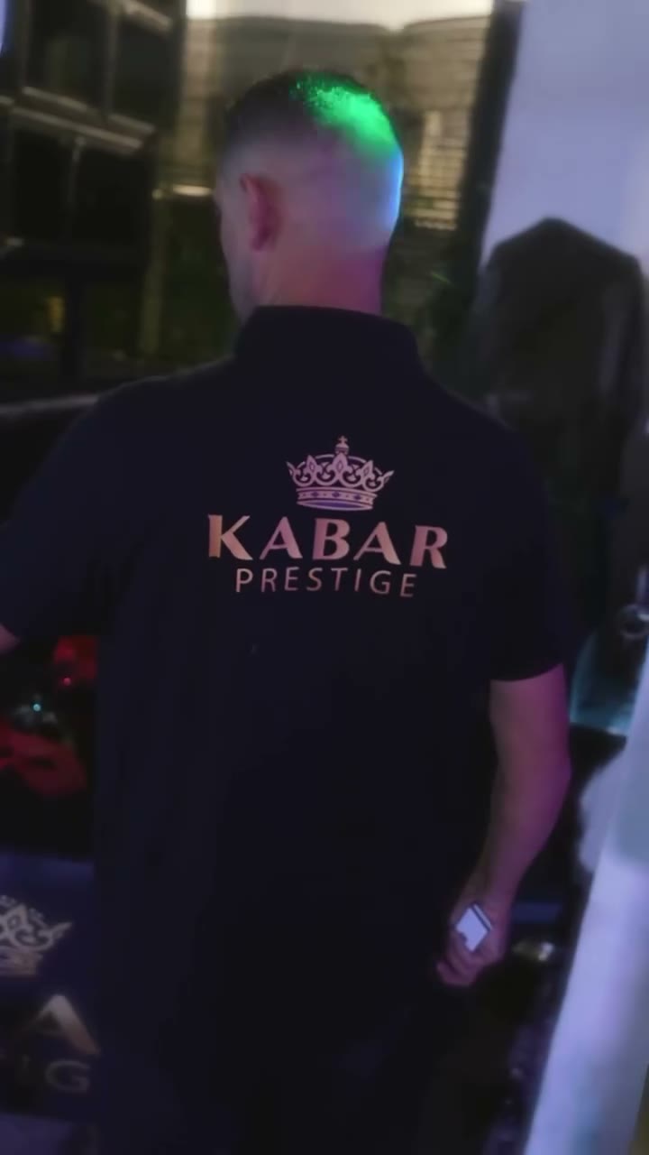 Opérateur Kabar Prestige en soirée